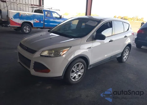 2013 Ford Escape S z USA, uszkodzony, nr VIN 1FMCU0F74DUB64352
